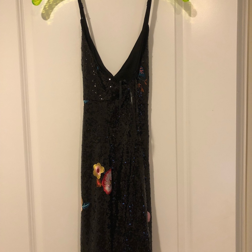 Dress - Picture 3 of 4